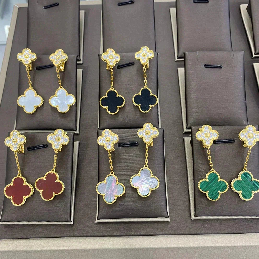 {
"⭐Shinejoy": "CLOVER 2 MOTIFS DIAMOND EARRINGS (MULTIPLE CHOICES)"
}