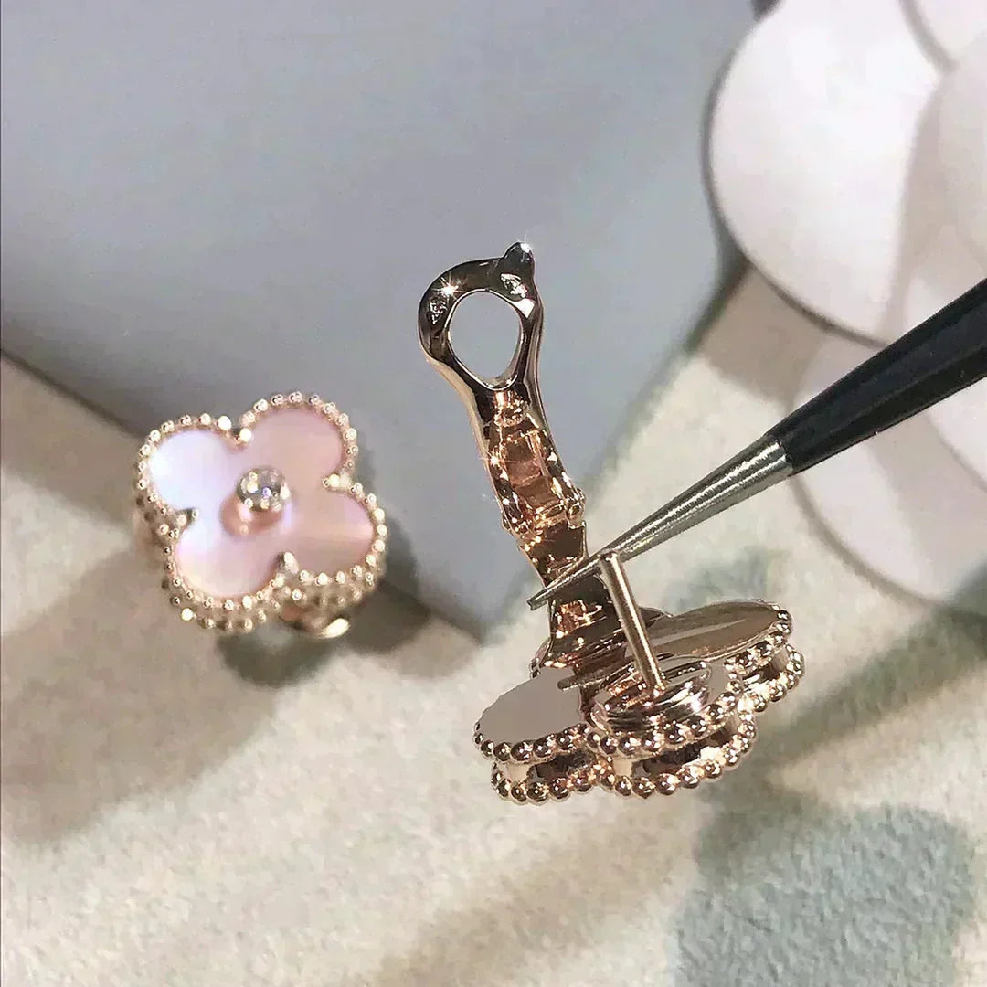 [⭐Shinejoy]クローバー ミディアム 1モチーフ ピンクマザーオブパール ダイヤモンドピアス