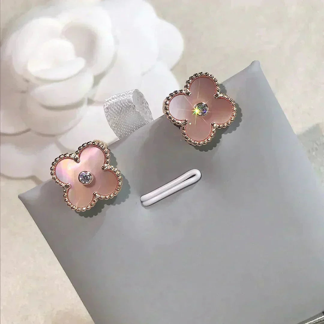 [⭐Shinejoy]クローバー ミディアム 1モチーフ ピンクマザーオブパール ダイヤモンドピアス