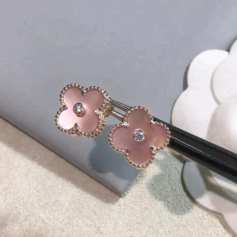 [⭐Shinejoy]クローバー ミディアム 1モチーフ ピンクマザーオブパール ダイヤモンドピアス