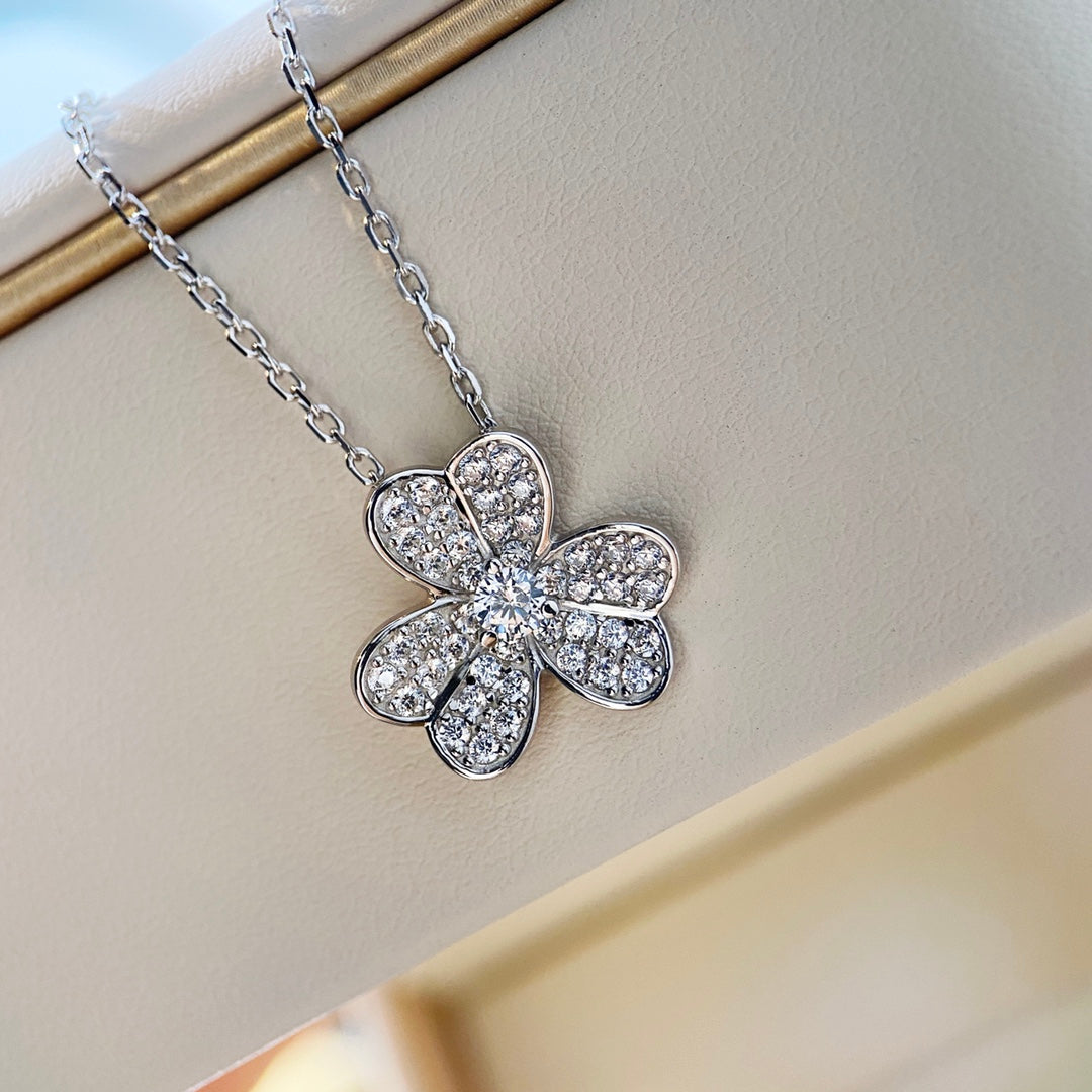 [⭐Shinejoy]クローバーダイヤモンドネックレス シルバー