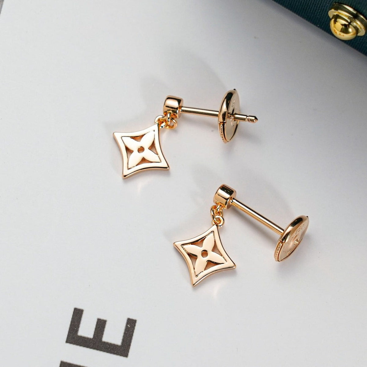 [⭐Shinejoy]スターイヤリング ゴールド