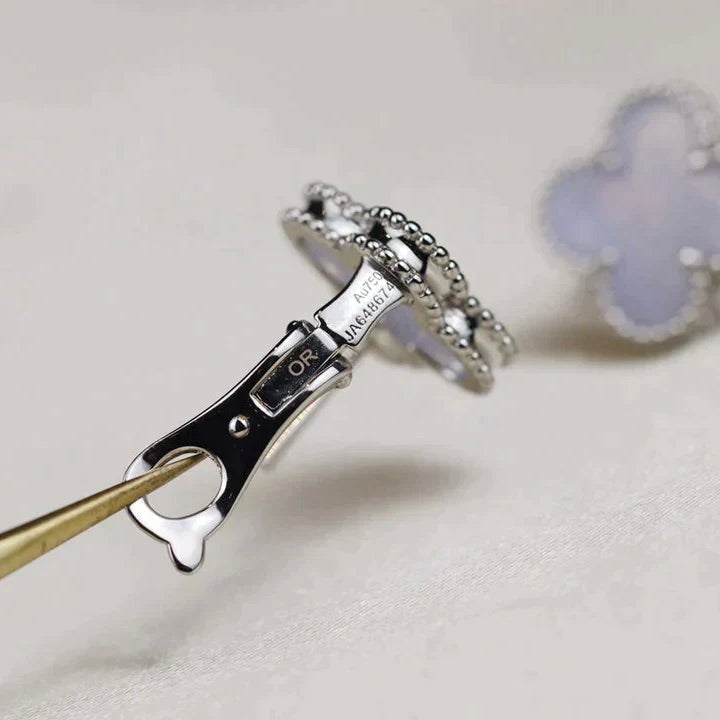 [⭐Shinejoy]クローバー ミディアム 1モチーフ ホワイトMOP ピアス シルバー