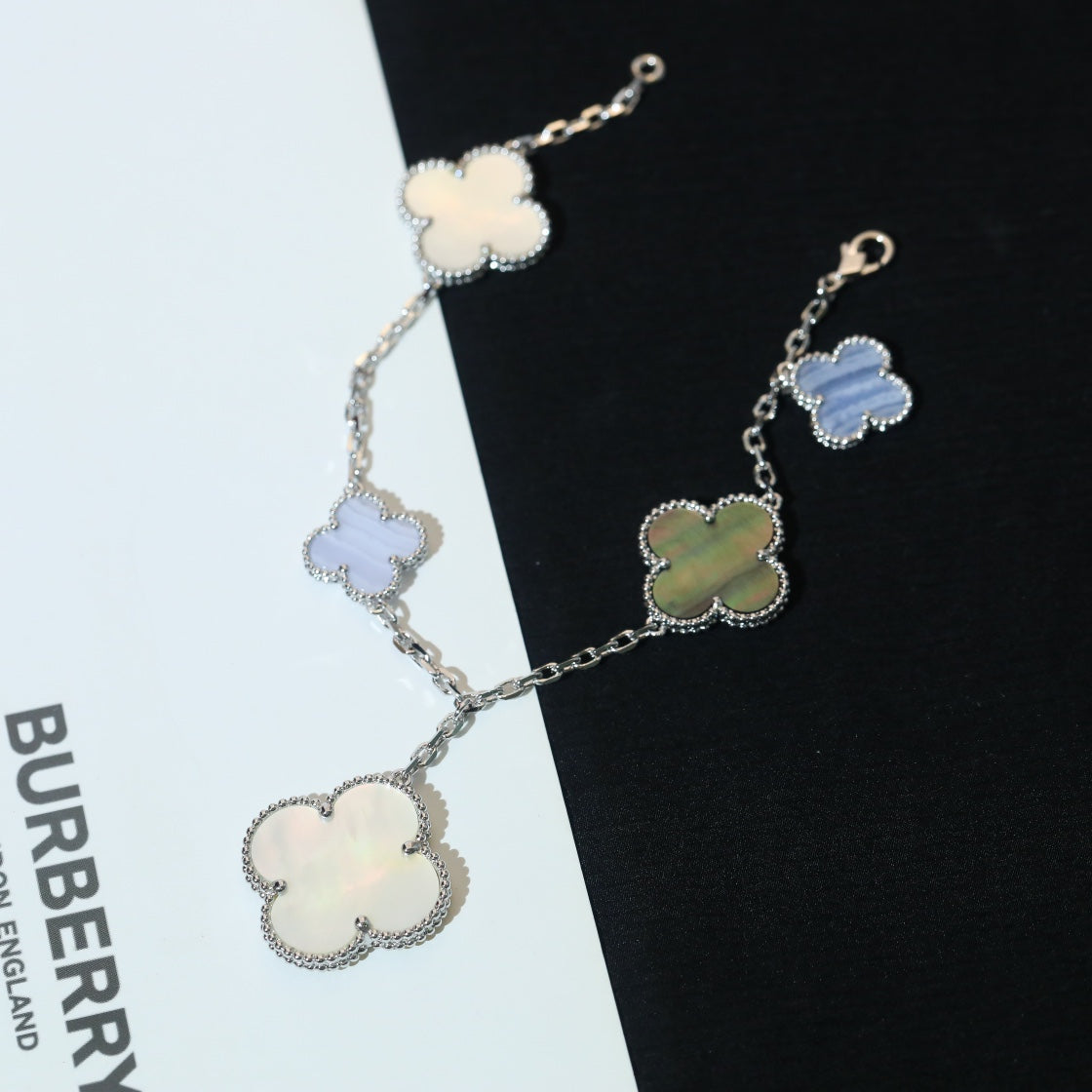 {
  "⭐Shinejoy": "CLOVER BRACELET 5 MOTIFS MOP CHALCEDONY SILVER"
}