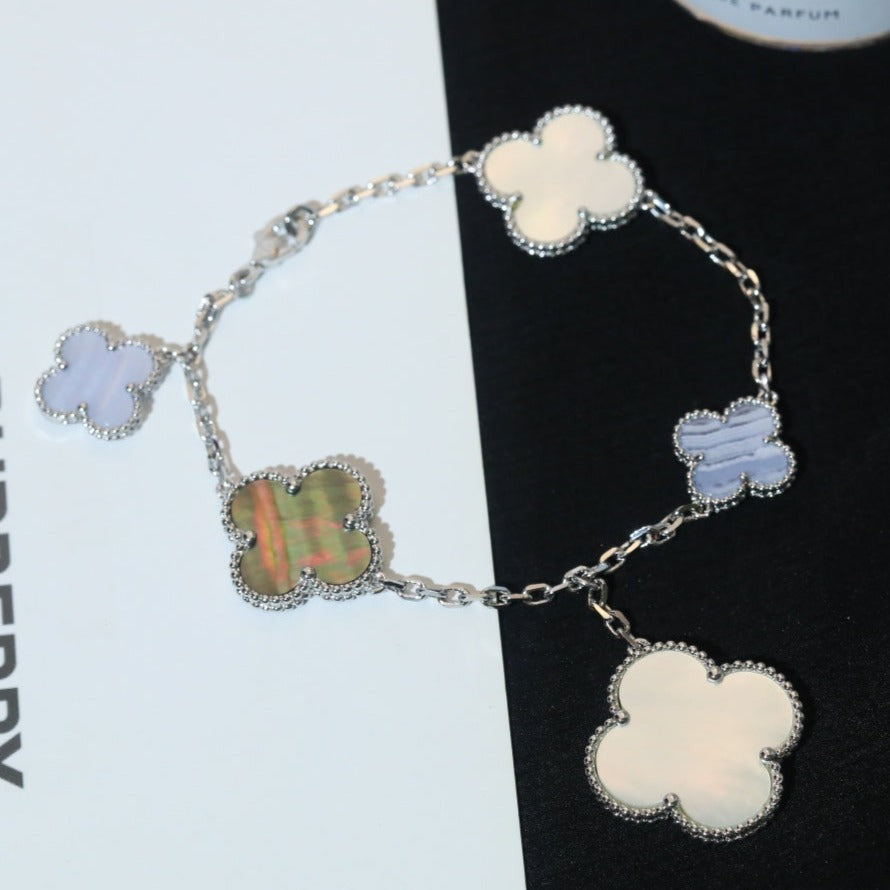 {
  "⭐Shinejoy": "CLOVER BRACELET 5 MOTIFS MOP CHALCEDONY SILVER"
}