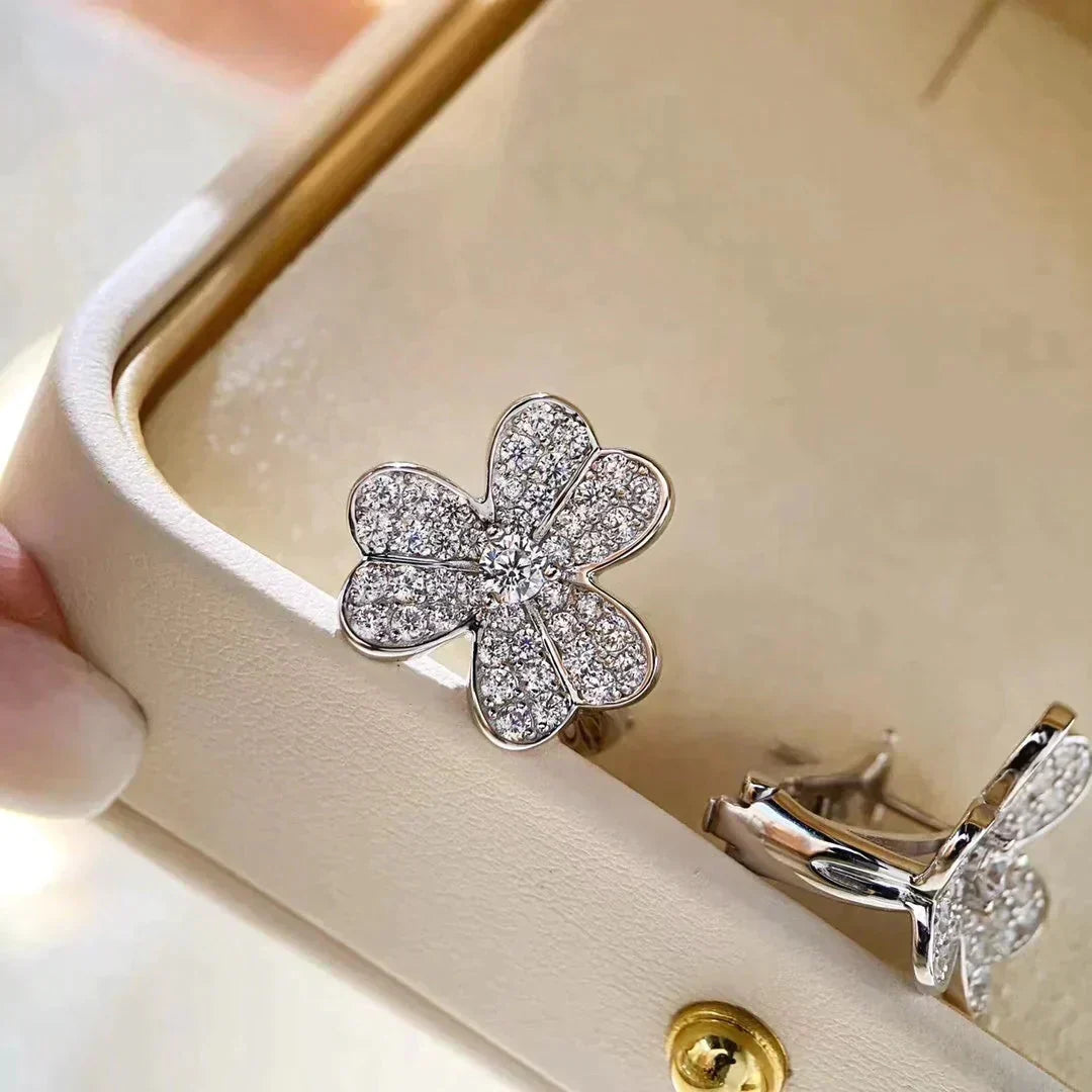 [⭐Shinejoy]クローバーコスモス ダイヤモンドピアス シルバー