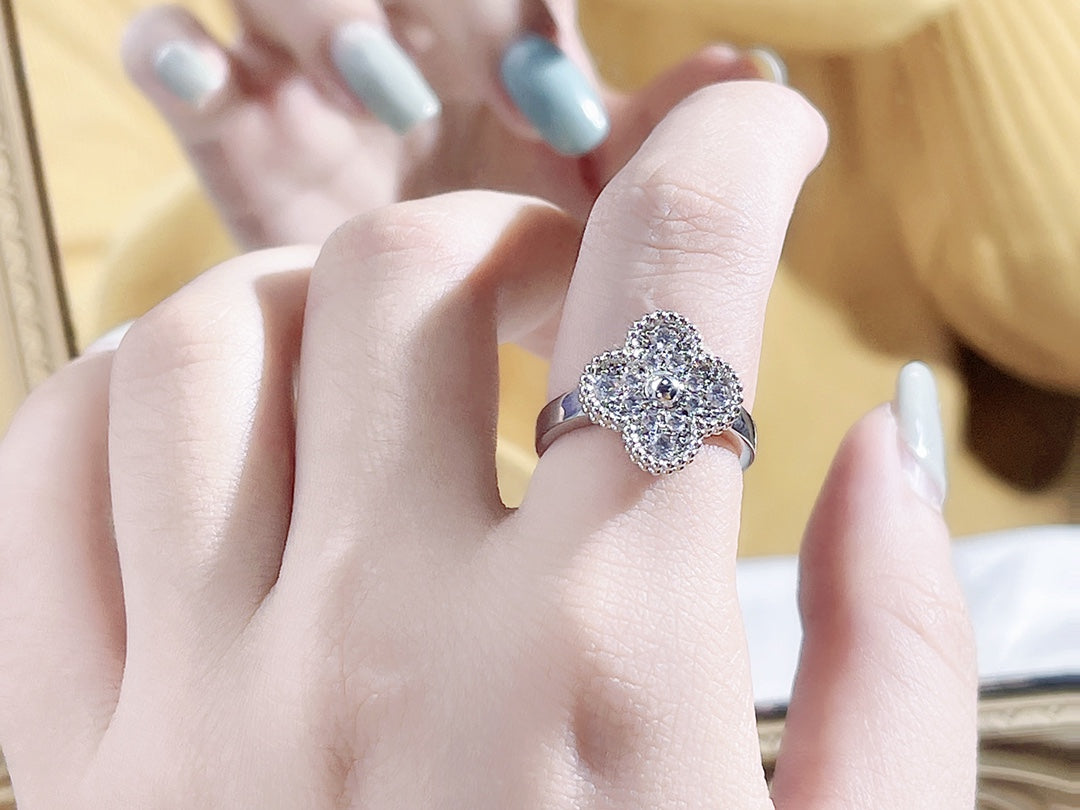 [⭐Shinejoy]KLEEBLATT-DIAMANT-RING