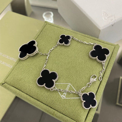 {
  "⭐Shinejoy": "CLOVER 5 MOTIFS SIVLER ONYX BRACELET"
}