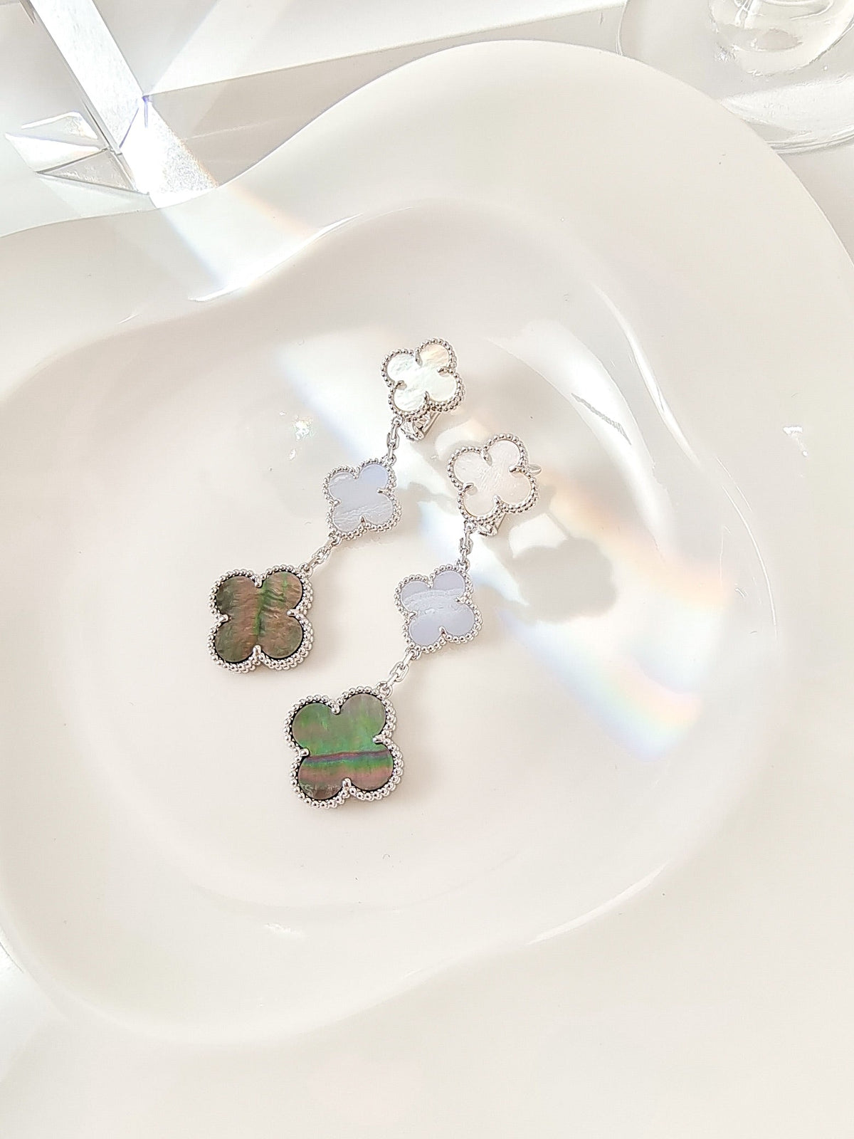 [⭐Shinejoy]CLOVER 3 MOTIVE CHALCEDON DUNKEL PERLMUTT SILBER OHRRINGE