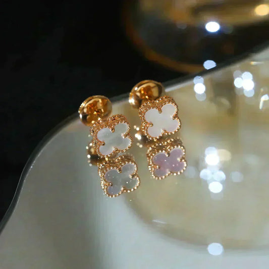 [⭐Shinejoy]クローバーミニ 9.5mm ホワイトマザーオブパールピアス