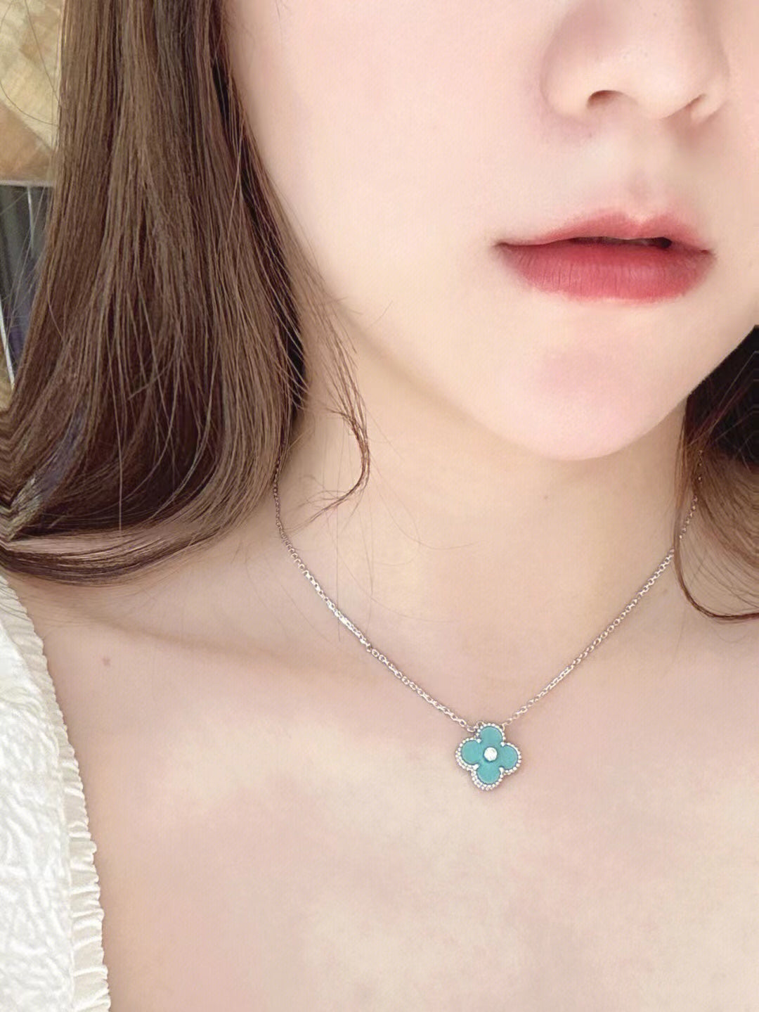 [⭐Shinejoy]クローバー 1粒ダイヤモンド ライトブルー シルバーネックレス