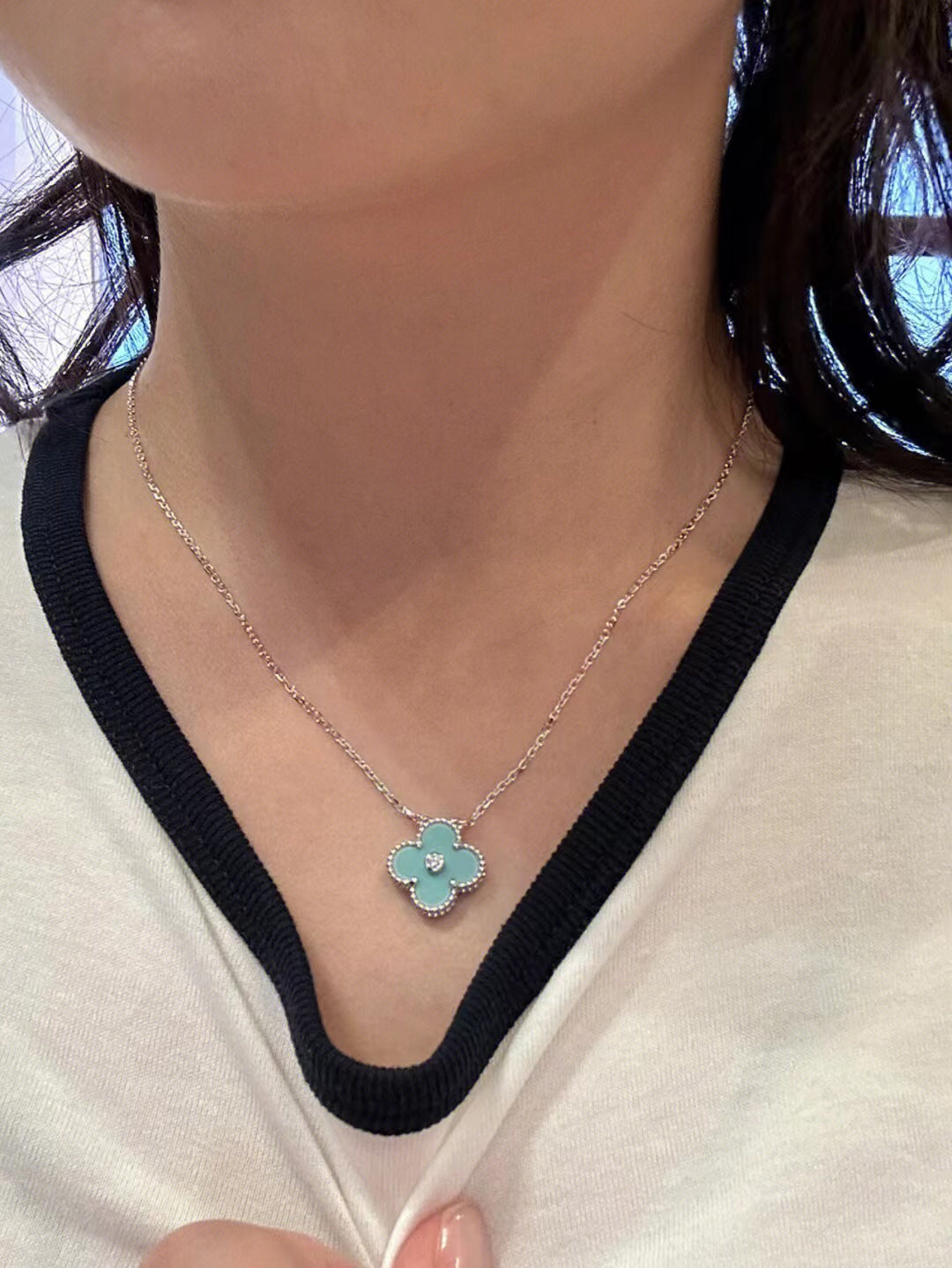 [⭐Shinejoy]クローバー 1粒ダイヤモンド ライトブルー シルバーネックレス