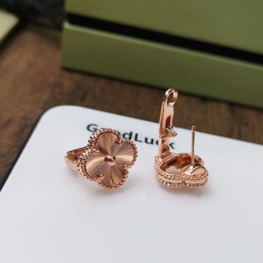 [⭐Shinejoy]クローバー ミディアム スタッドピアス