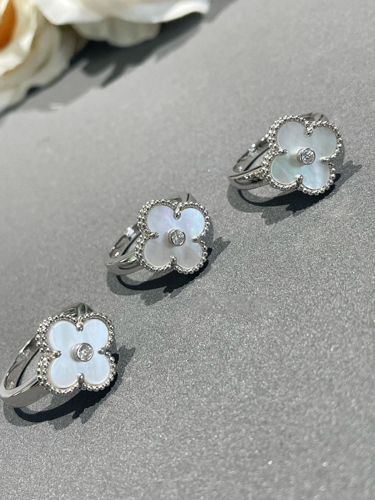 [⭐Shinejoy]クローバーシルバーMOPダイヤモンドリング