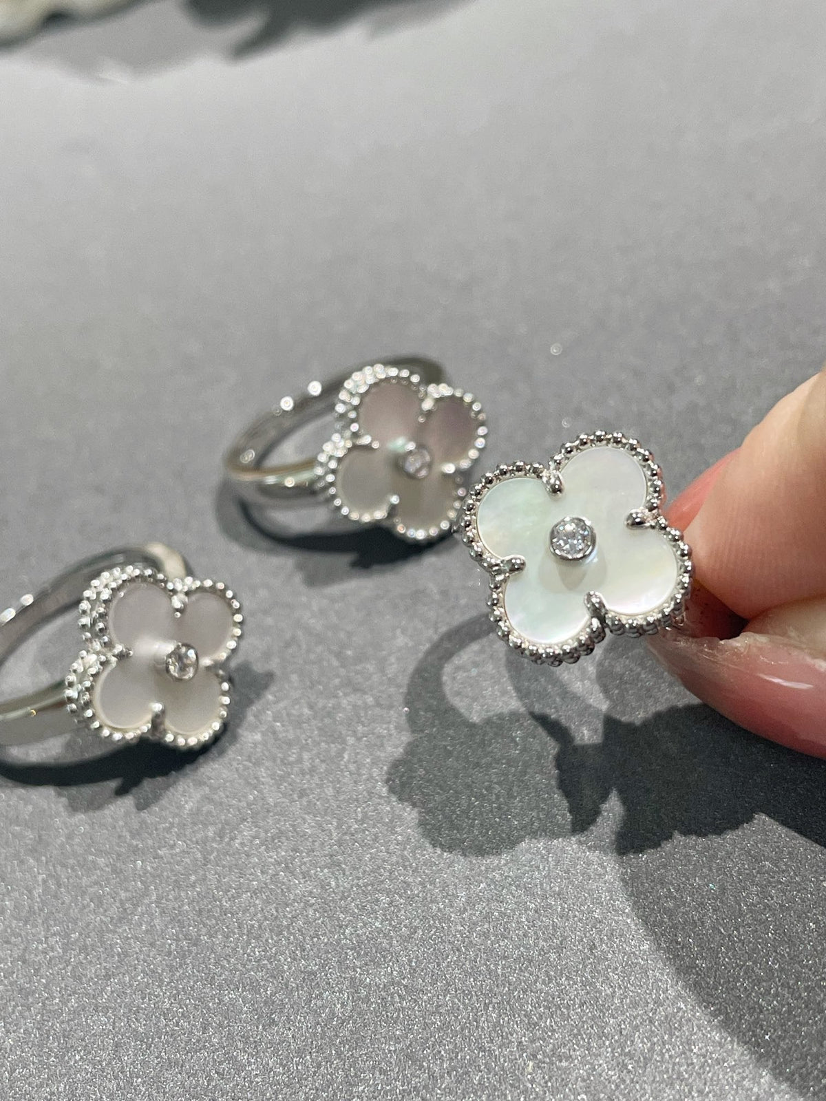 [⭐Shinejoy]クローバーシルバーMOPダイヤモンドリング