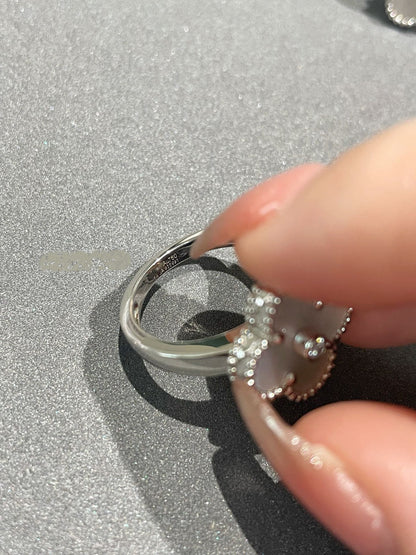 [⭐Shinejoy]クローバーシルバーMOPダイヤモンドリング