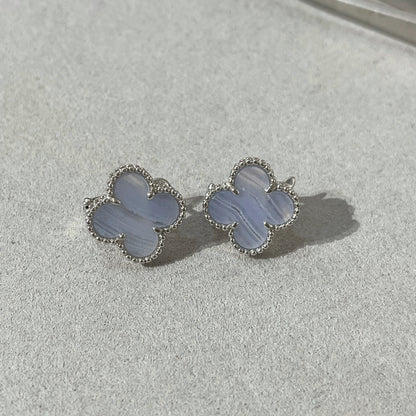 [⭐Shinejoy]クローバーカルセドニーシルバースタッドピアス