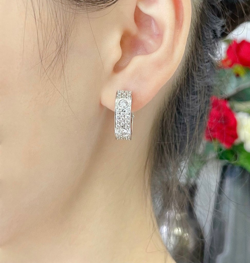 [⭐Shinejoy]LOVE 5.5MM ダイヤモンドパヴェピアス