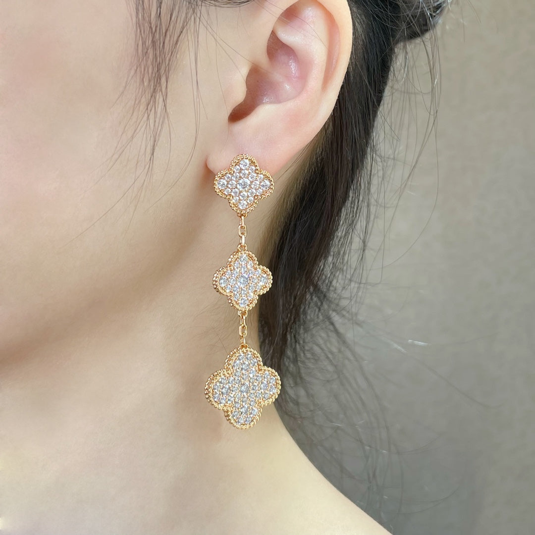 [⭐Shinejoy]CLOVER 3モチーフ ダイヤモンドパヴェ ローズゴールドピアス