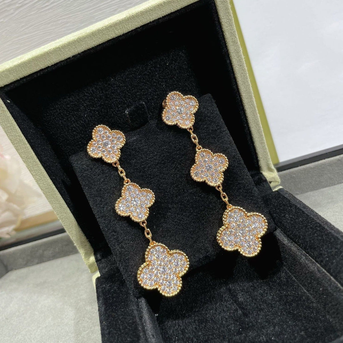[⭐Shinejoy]CLOVER 3モチーフ ダイヤモンドパヴェ ローズゴールドピアス