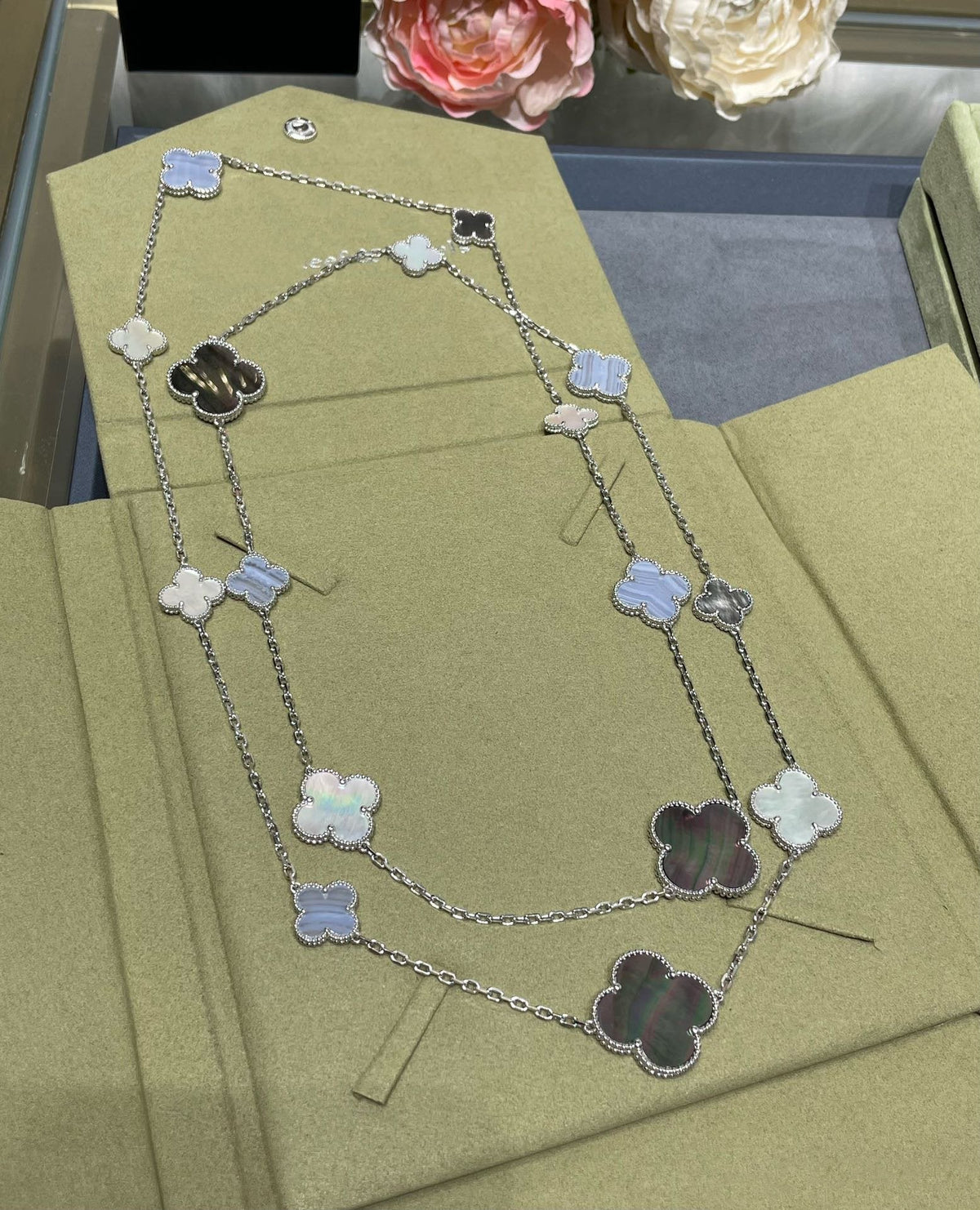 [⭐Shinejoy]クローバー 16モチーフ カルセドニー マザーオブパール シルバーネックレス