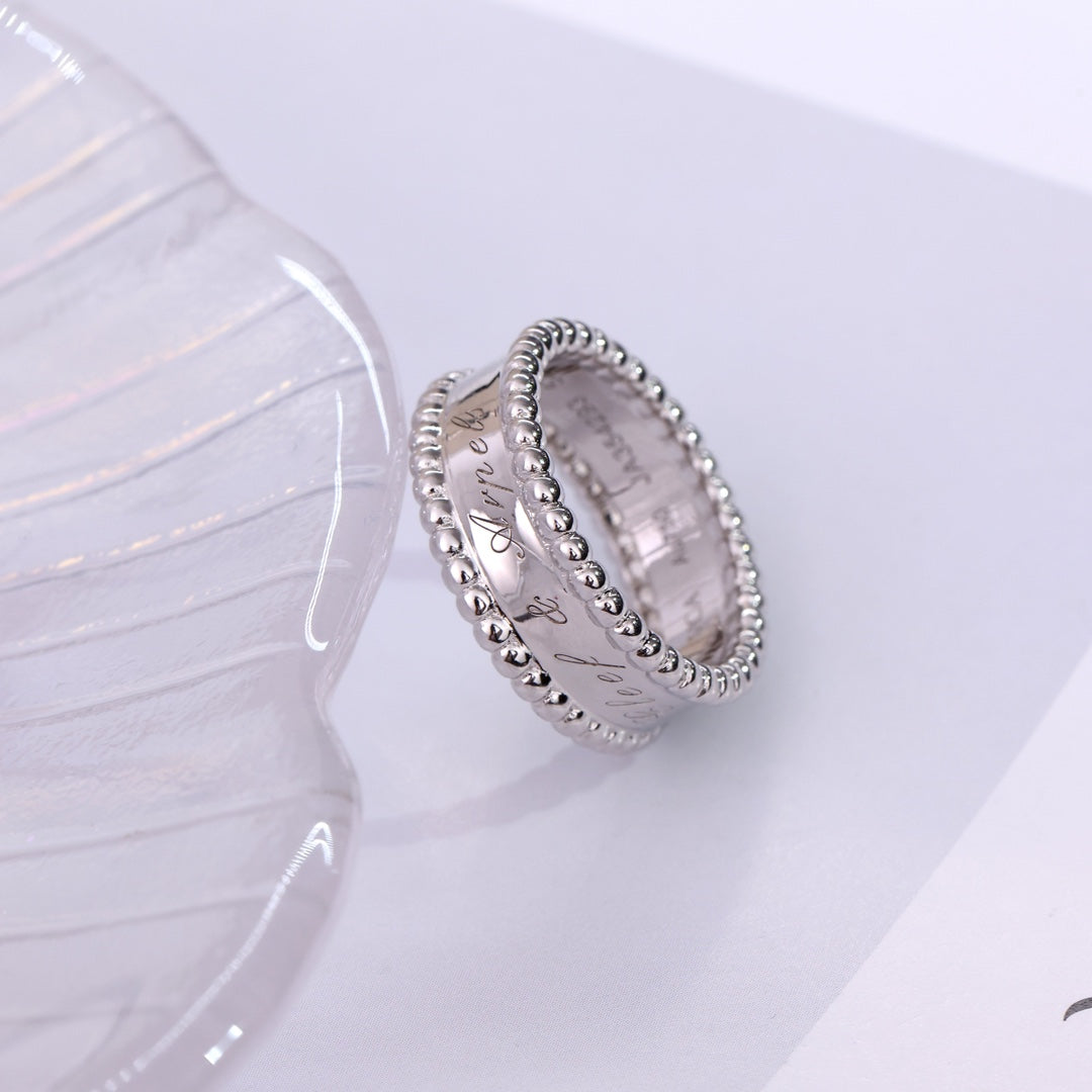 {
  "[⭐Shinejoy]PERLEE SIGNATURE RING": "[⭐Shinejoy]ペルレ シグネチャー リング"
}