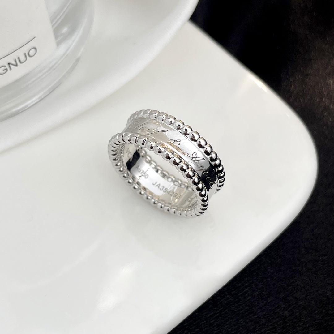{
  "[⭐Shinejoy]PERLEE SIGNATURE RING": "[⭐Shinejoy]ペルレ シグネチャー リング"
}