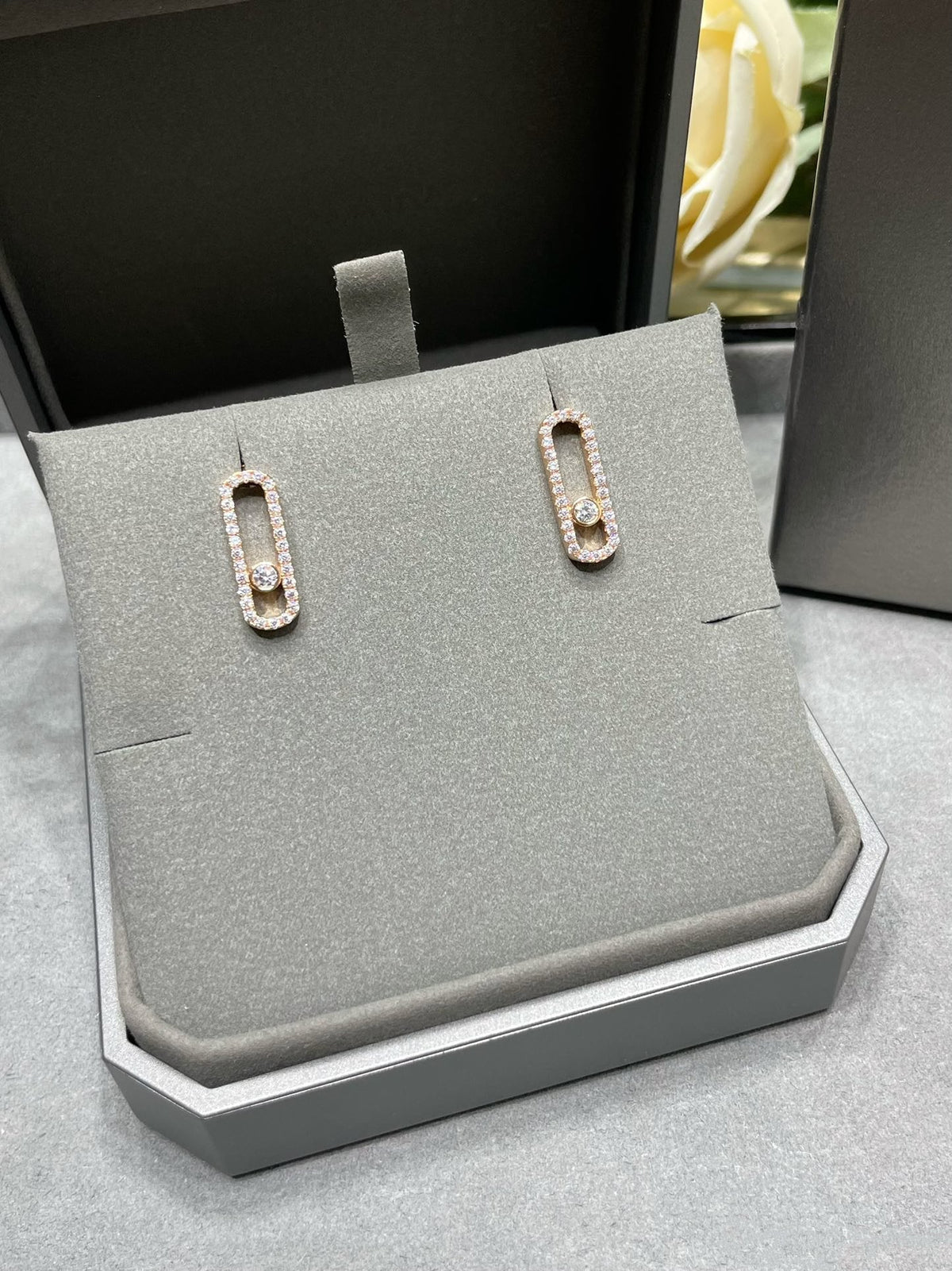 [⭐Shinejoy]MOVE UNO パヴェダイヤモンド スタッドピアス