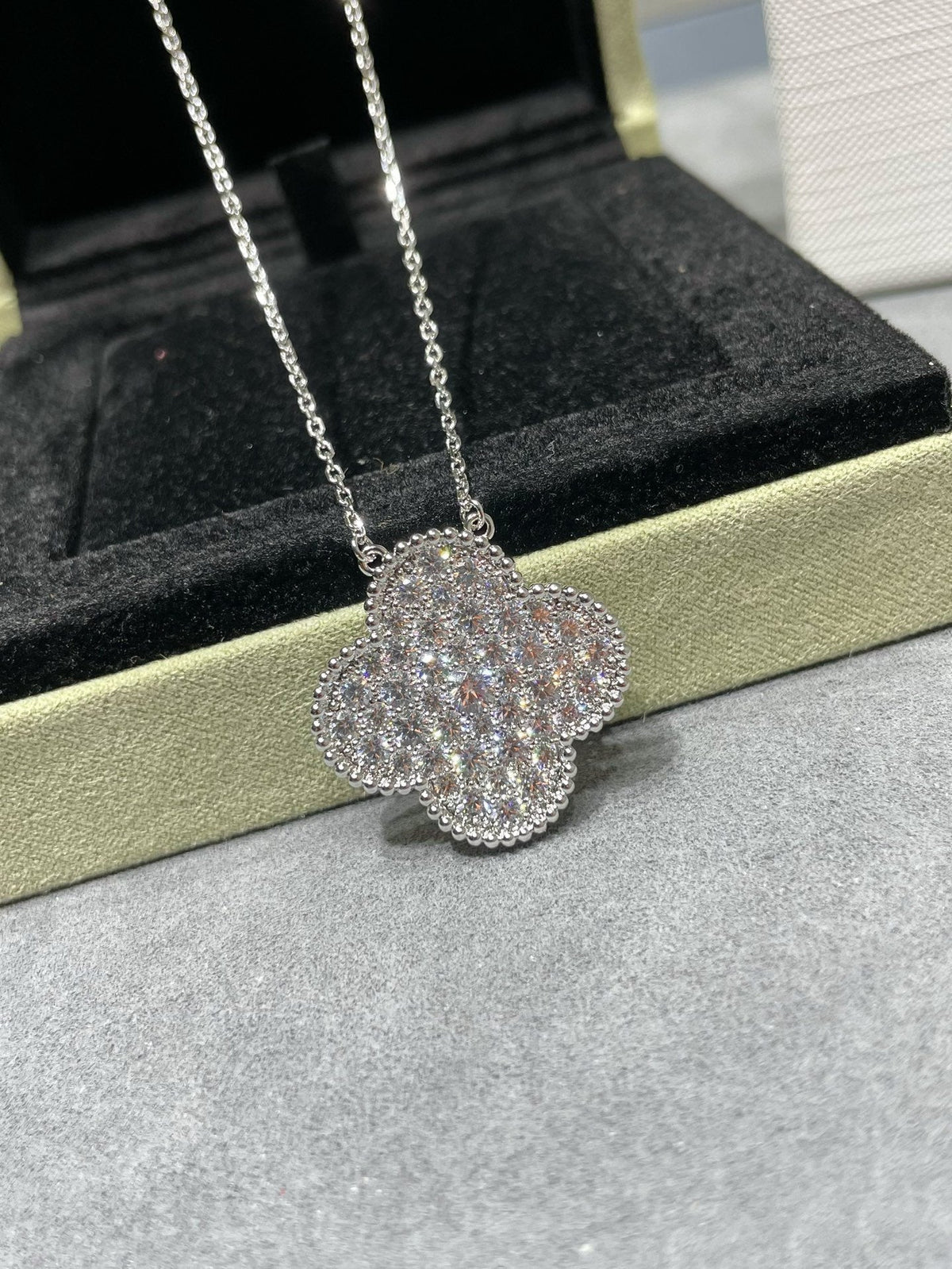 [⭐Shinejoy]CLOVER 25MM ラージペンダント ダイヤモンドパヴェ シルバーネックレス