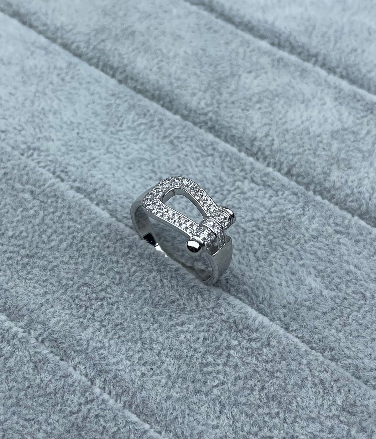 [⭐Shinejoy]Wide Hoof-Shaped Diamond-Studded Ring