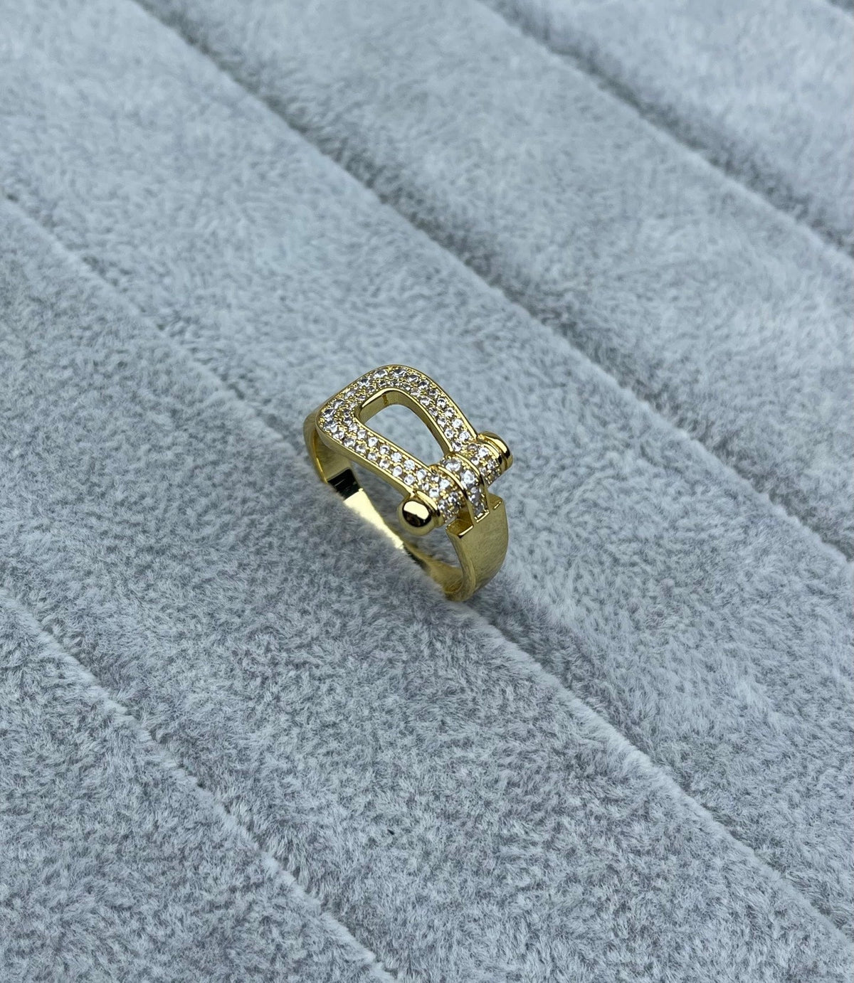 [⭐Shinejoy]Wide Hoof-Shaped Diamond-Studded Ring