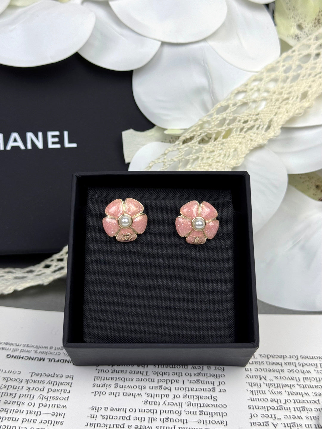 [⭐Shinejoy]26C Ohrstecker mit rosa Kamelienblüte, Perle und Emaille