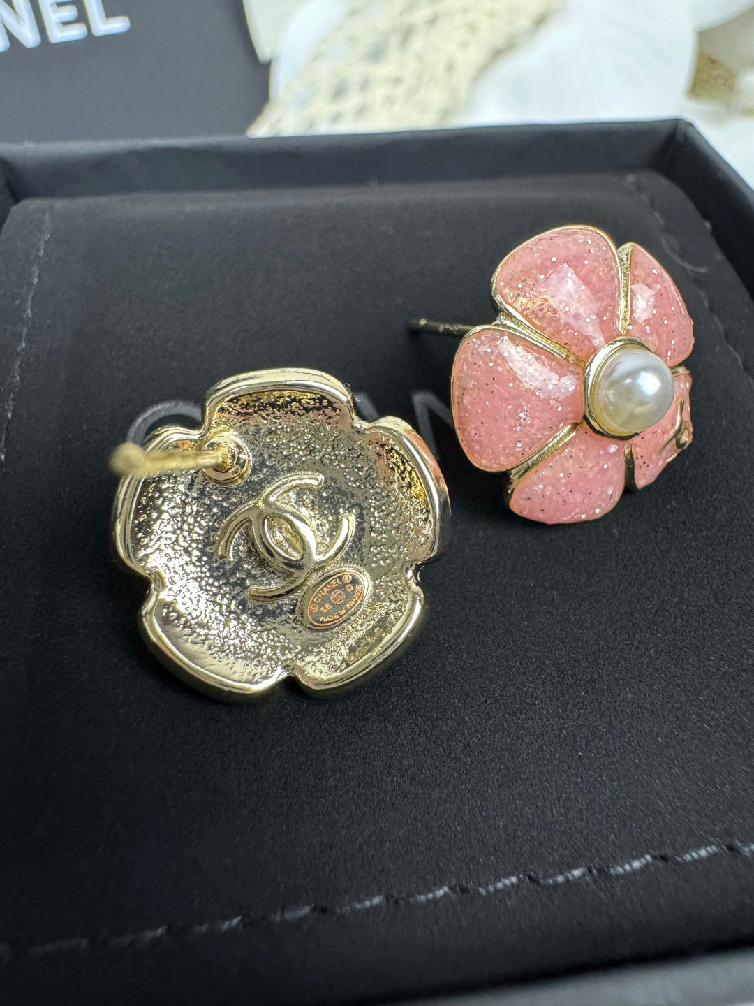 [⭐Shinejoy]26C Ohrstecker mit rosa Kamelienblüte, Perle und Emaille