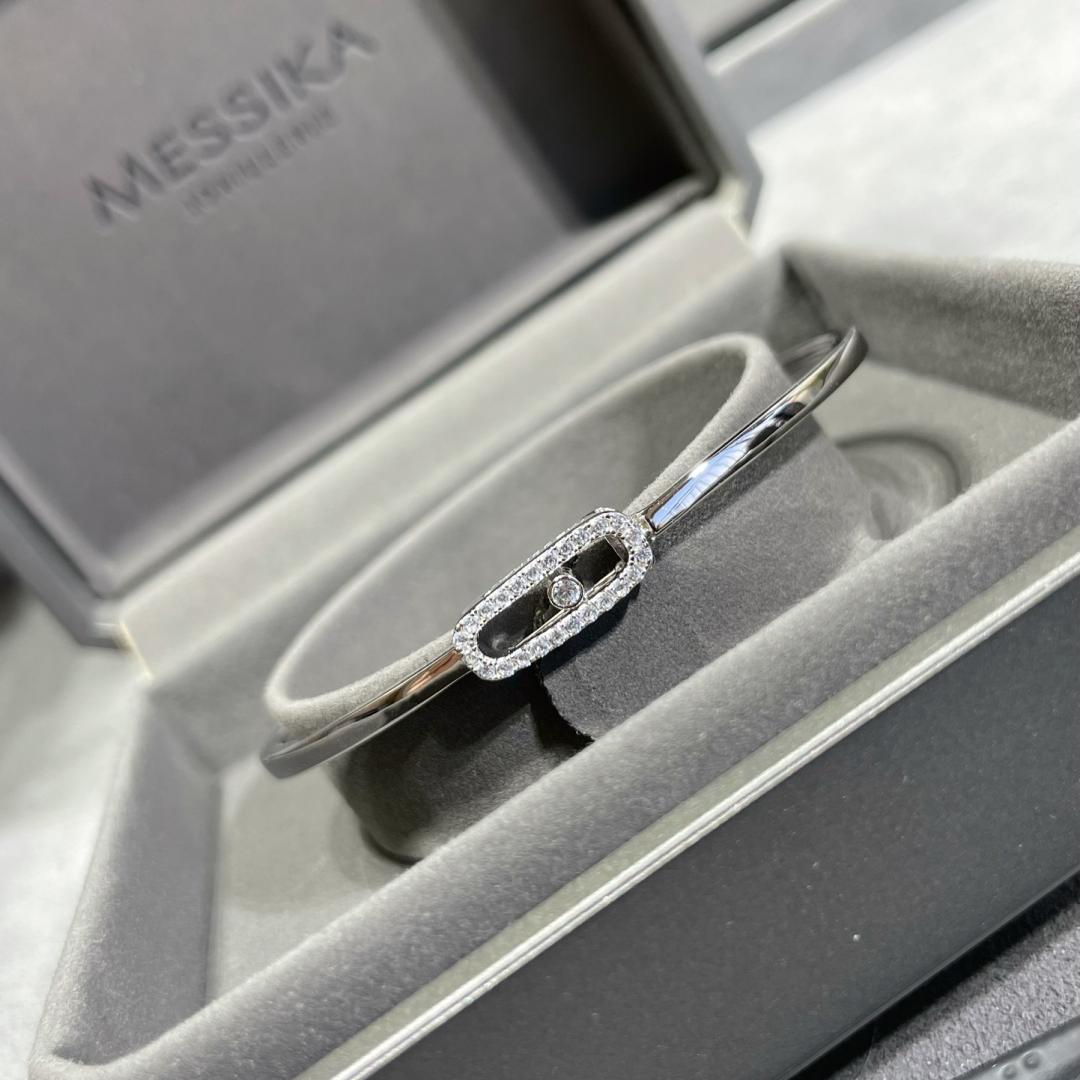{
  "[⭐Shinejoy]Move Uno pavé flex bangle medium": "[⭐Shinejoy] ムーヴ ウノ パヴェ フレックス バングル ミディアム"
}