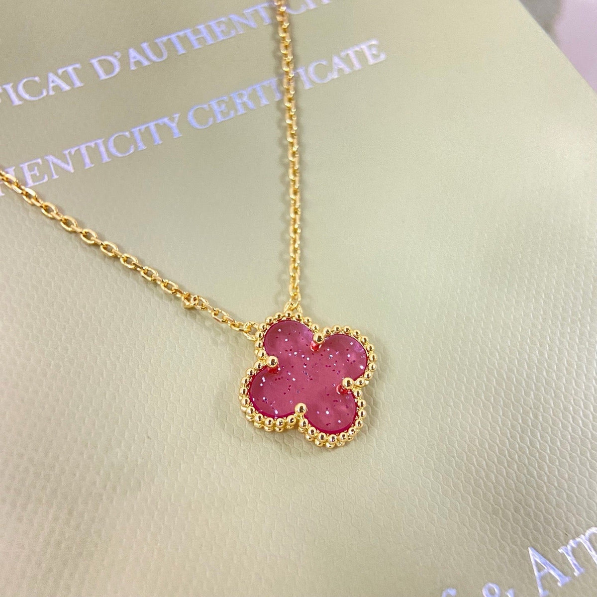 [⭐Shinejoy]15mm バブルピンクエナメル シングルフラワー クローバーネックレス