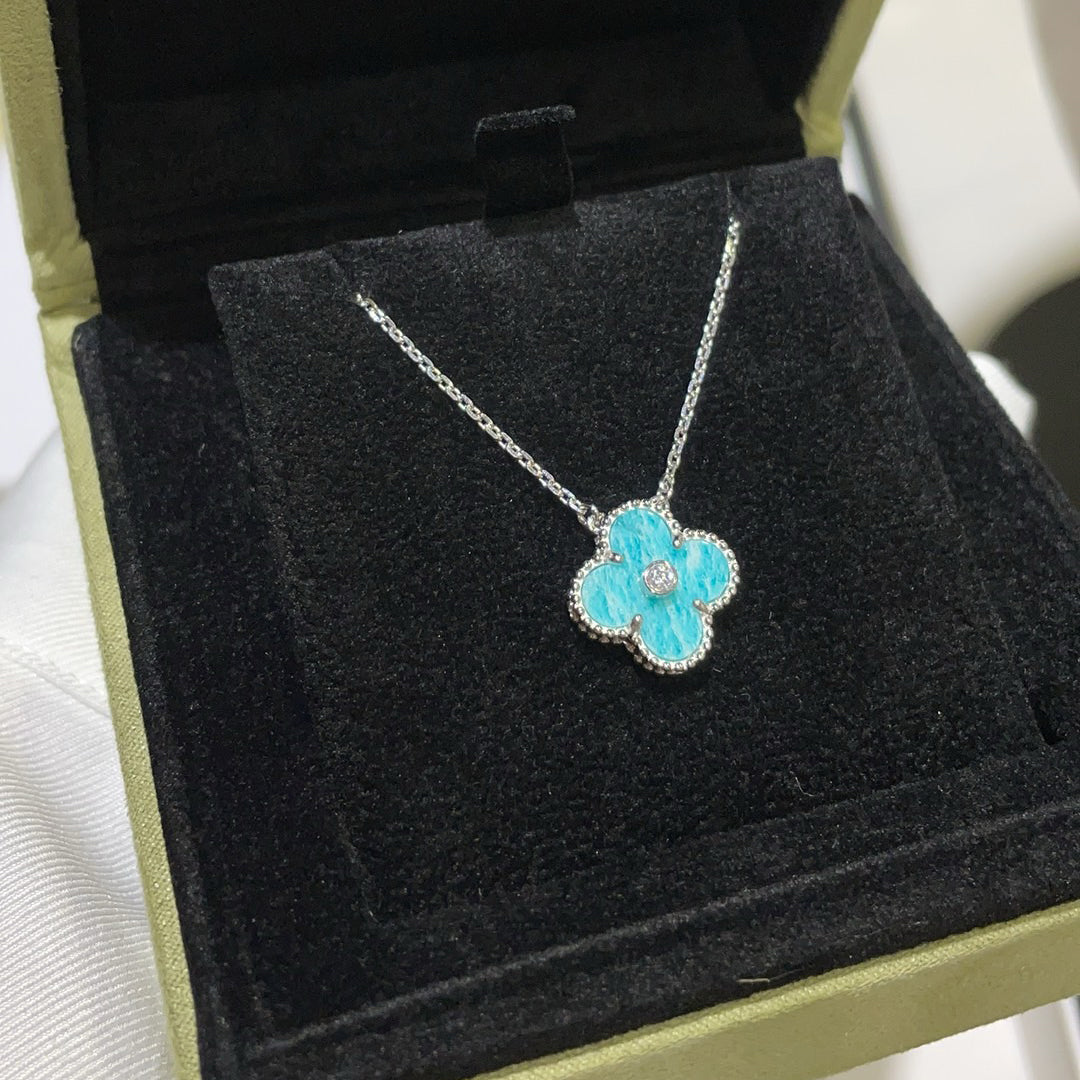 {
  "⭐Shinejoy": "CLOVER 15MM DIAMOND SVRES PORCELAIN NECKLACE SILVER"
}