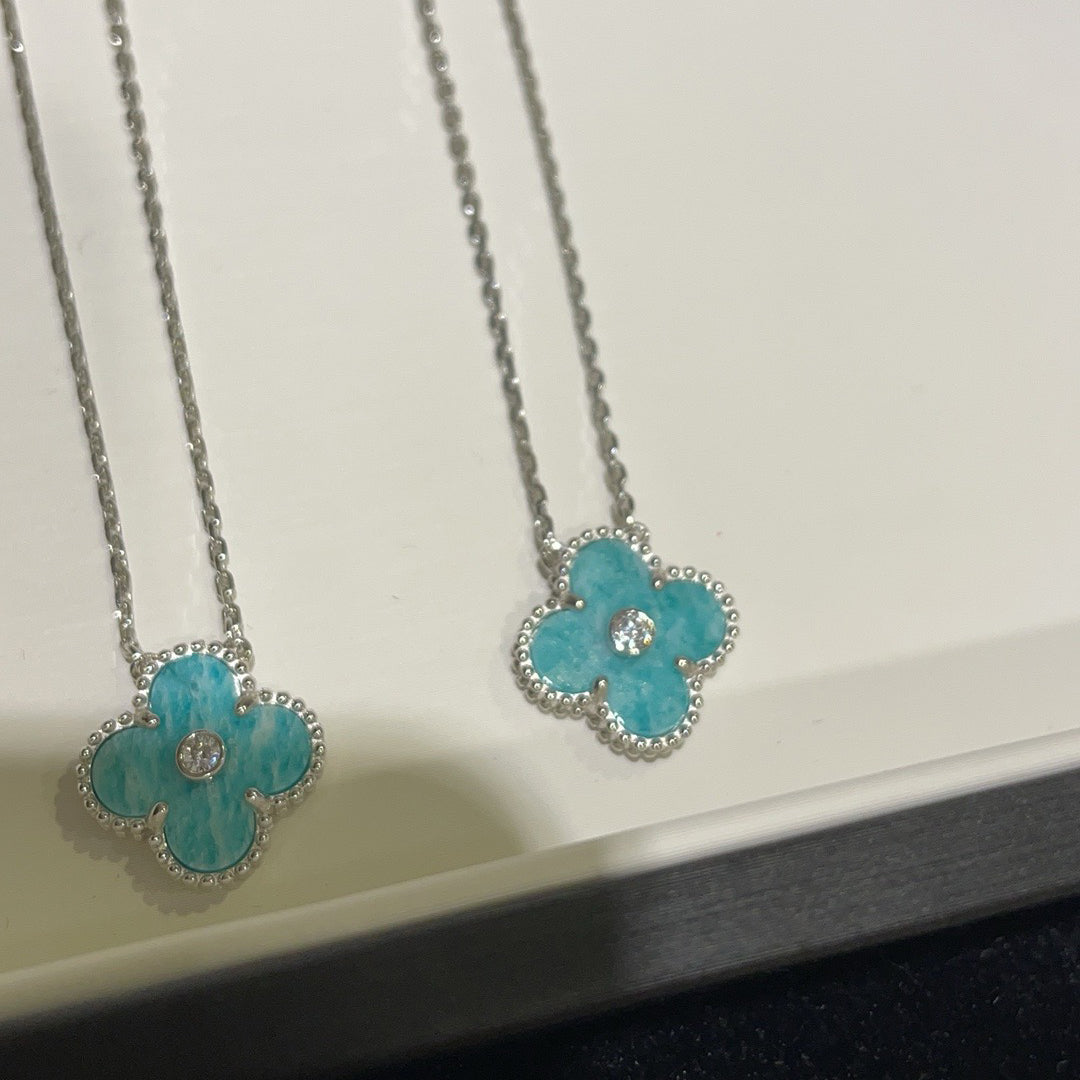 {
  "⭐Shinejoy": "CLOVER 15MM DIAMOND SVRES PORCELAIN NECKLACE SILVER"
}