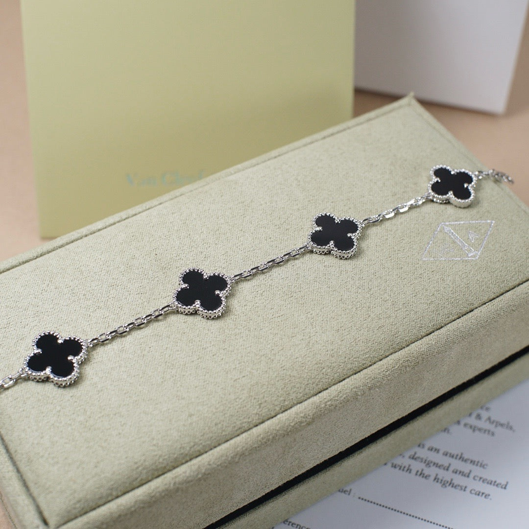 [⭐Shinejoy] CLOVER 5 MOTIF ONYXS BRACELET COLLECTION