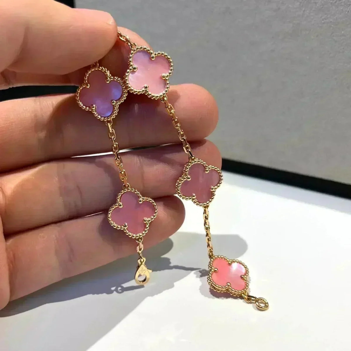 [⭐Shinejoy] CLOVER 5 MOTIFS PINK MOP ブレスレットコレクション