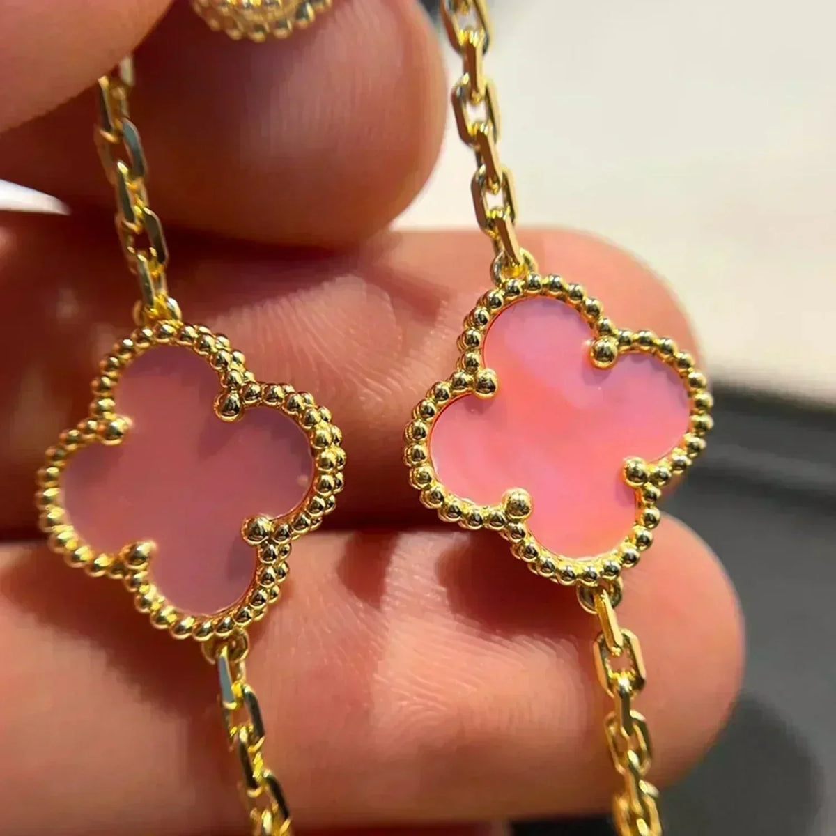 [⭐Shinejoy] CLOVER 5 MOTIFS PINK MOP ブレスレットコレクション