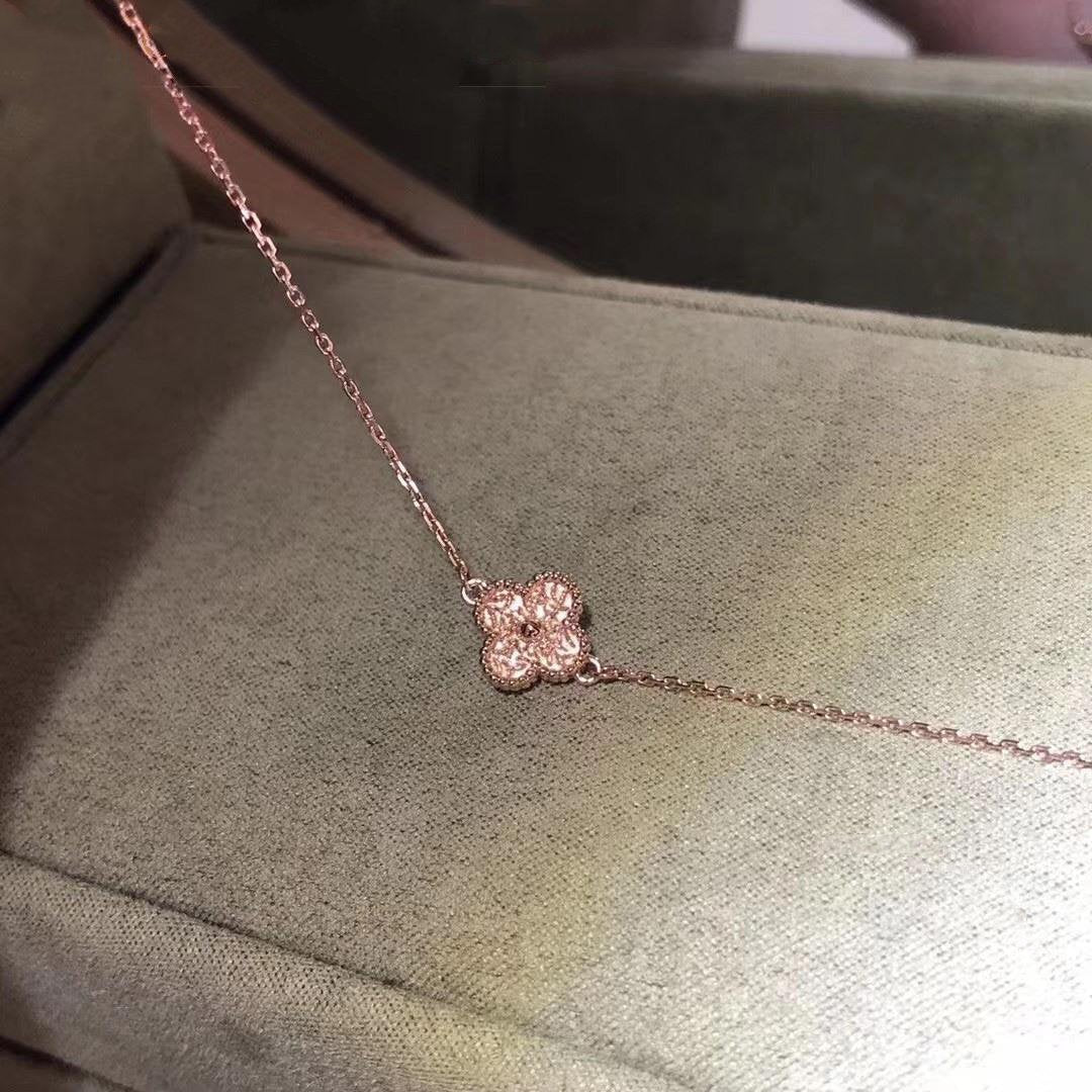 {
"⭐Shinejoy": "クローバーシングルフラワーブレスレット"
}